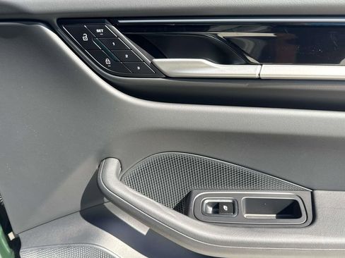 New 2026 Porsche Macan Electric RWD image 20