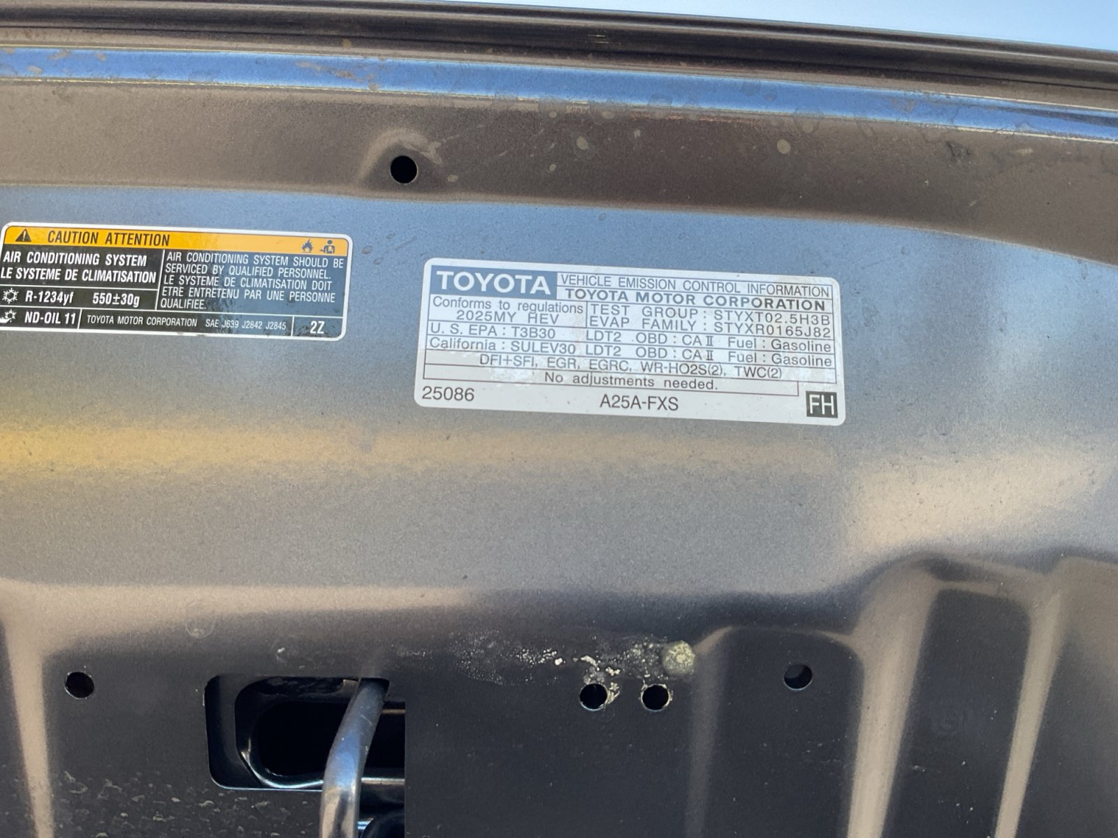 Used 2025 Toyota RAV4 LE AWD/4WD image 22