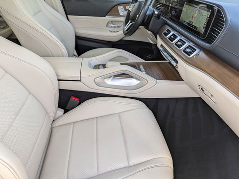 Used 2023 Mercedes-Benz GLS 450 4MATIC image 26