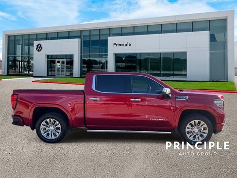 Used 2023 GMC Sierra 1500 Denali w/ Technology Package AWD/4WD image 5