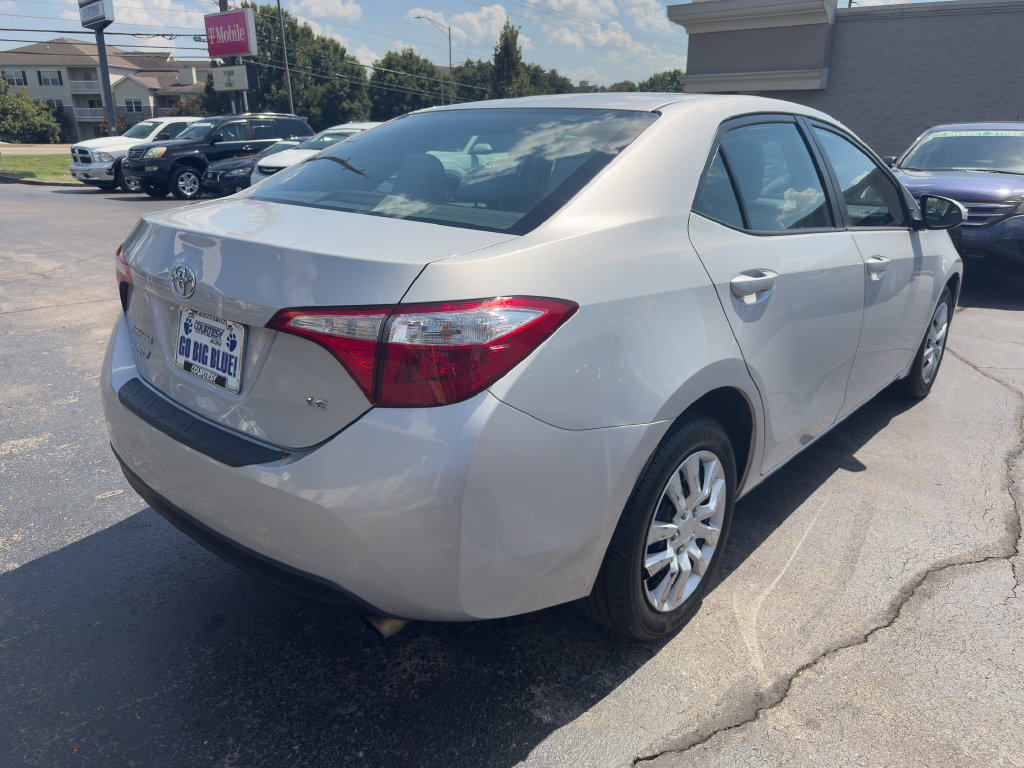 Used 2015 Toyota Corolla LE FWD image 7