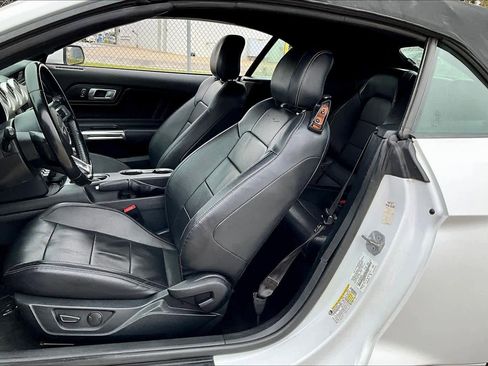 Used 2022 Ford Mustang Premium image 14