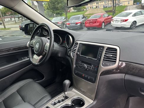 Used 2012 Jeep Grand Cherokee Altitude AWD/4WD image 9