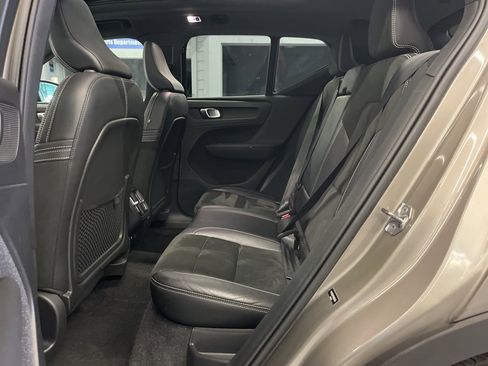 Used 2022 Volvo XC40 T5 R-Design w/ Advanced Package image 29