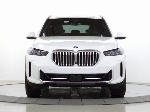 Used 2026 BMW X5 xDrive40i w/ Parking Assistance Package image 2
