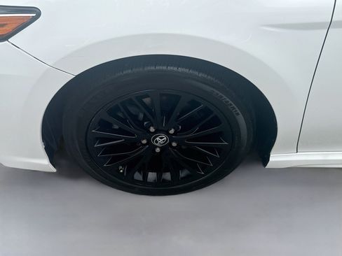 Used 2019 Toyota Camry SE FWD image 33