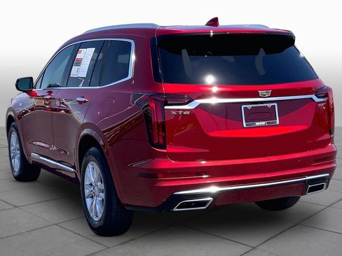 Used 2025 Cadillac XT6 Luxury FWD image 12