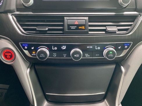 Used 2018 Honda Accord Touring image 38