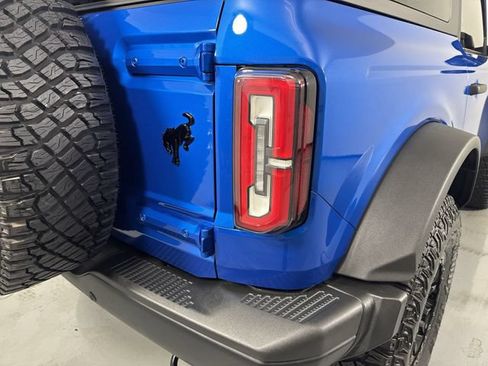 Used 2023 Ford Bronco Badlands w/ Sasquatch Package AWD/4WD image 32
