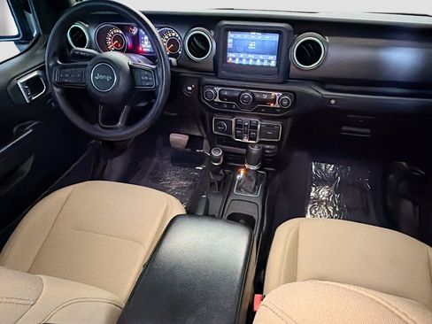 Used 2023 Jeep Gladiator Sport image 12