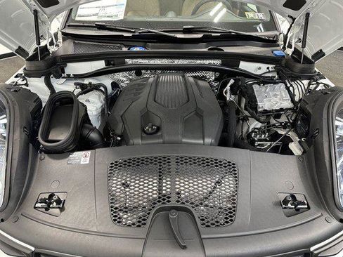 New 2025 Porsche Macan AWD/4WD image 43