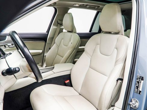 Used 2023 Volvo XC90 B6 Plus w/ Protection Package Premier image 33