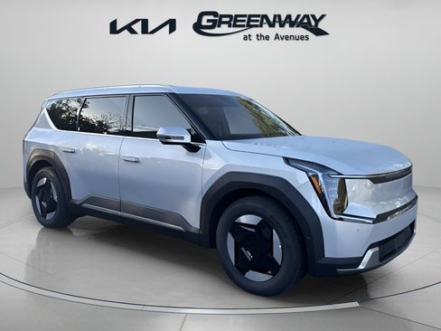 New 2026 Kia EV9 Wind image 1