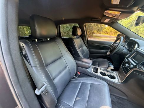 Used 2017 Jeep Grand Cherokee Limited image 14