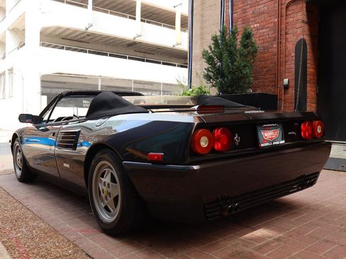 Used 1989 Ferrari Mondial T Cabriolet RWD image 74