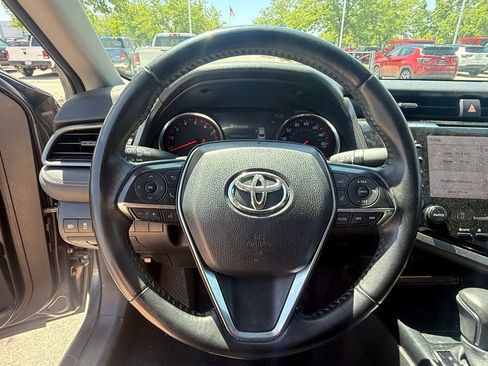 Used 2019 Toyota Camry XSE FWD image 14