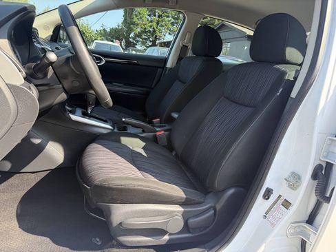 Used 2019 Nissan Sentra SV FWD image 9