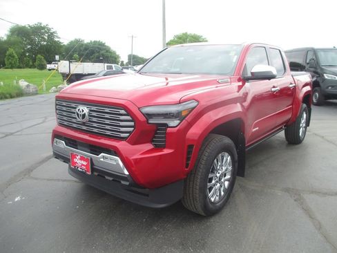 Used 2024 Toyota Tacoma Limited AWD/4WD image 12
