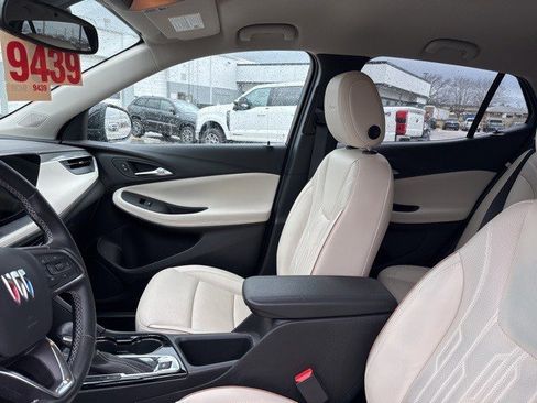 Used 2024 Buick Encore GX Avenir w/ Avenir Convenience Package image 9