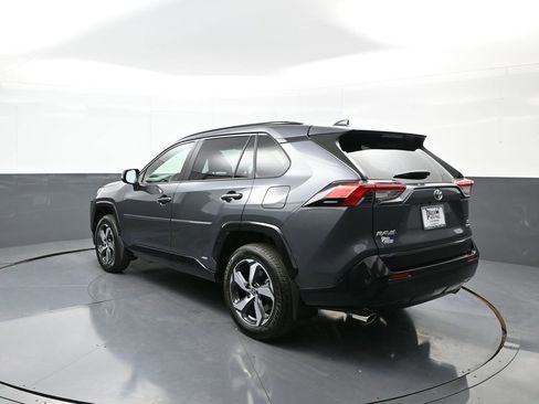 New 2025 Toyota RAV4 SE image 8