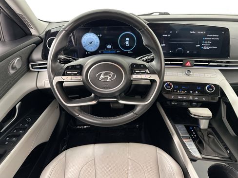 Used 2023 Hyundai Elantra Limited image 24