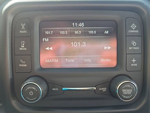 Used 2021 Jeep Gladiator Willys image 20