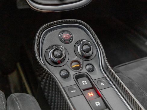 Used 2020 McLaren 620R image 34