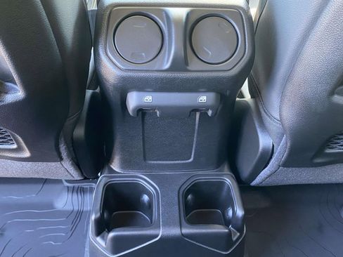 New 2025 Jeep Gladiator High Tide image 14