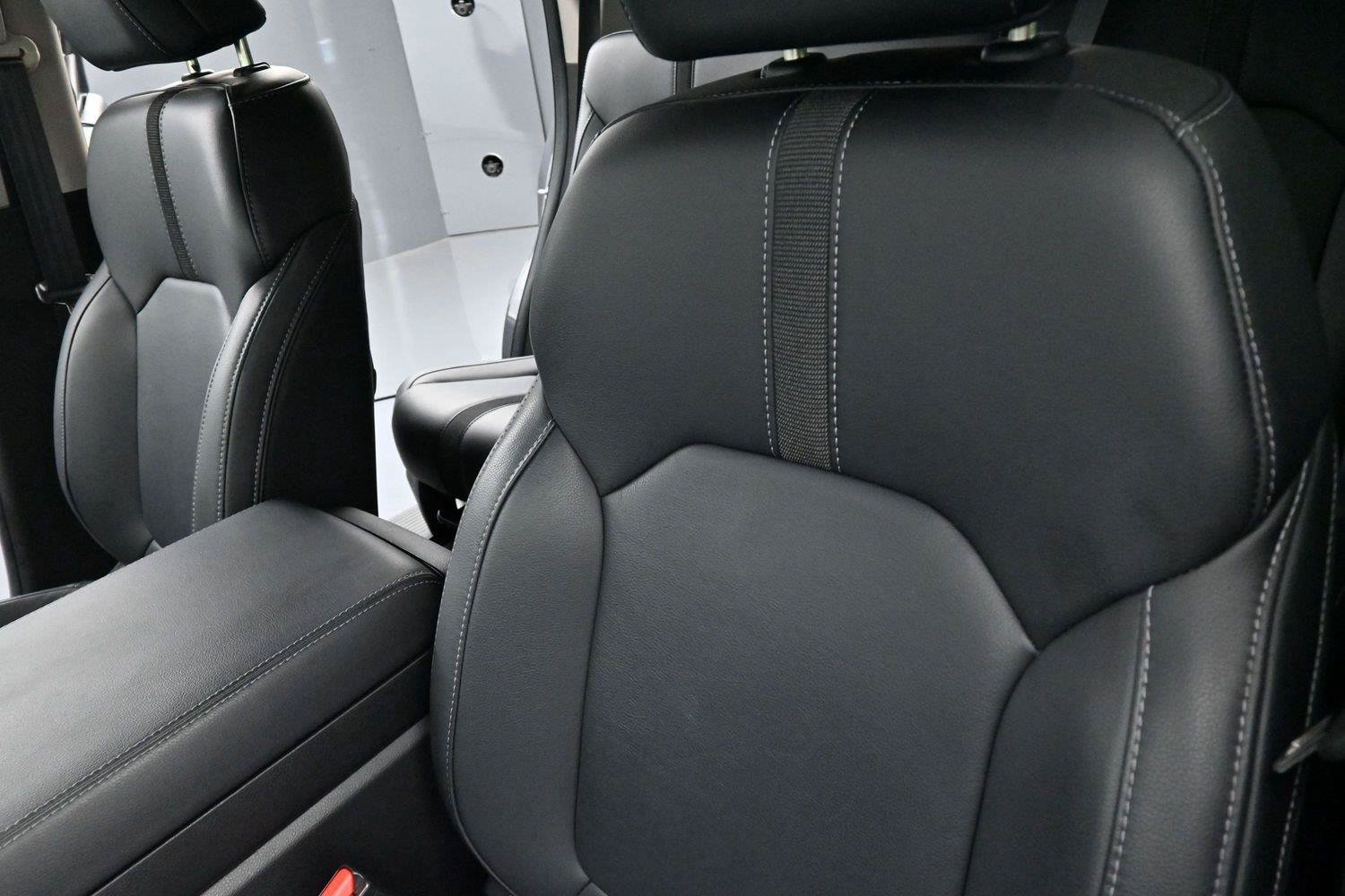 Used 2024 Honda Pilot Touring image 16