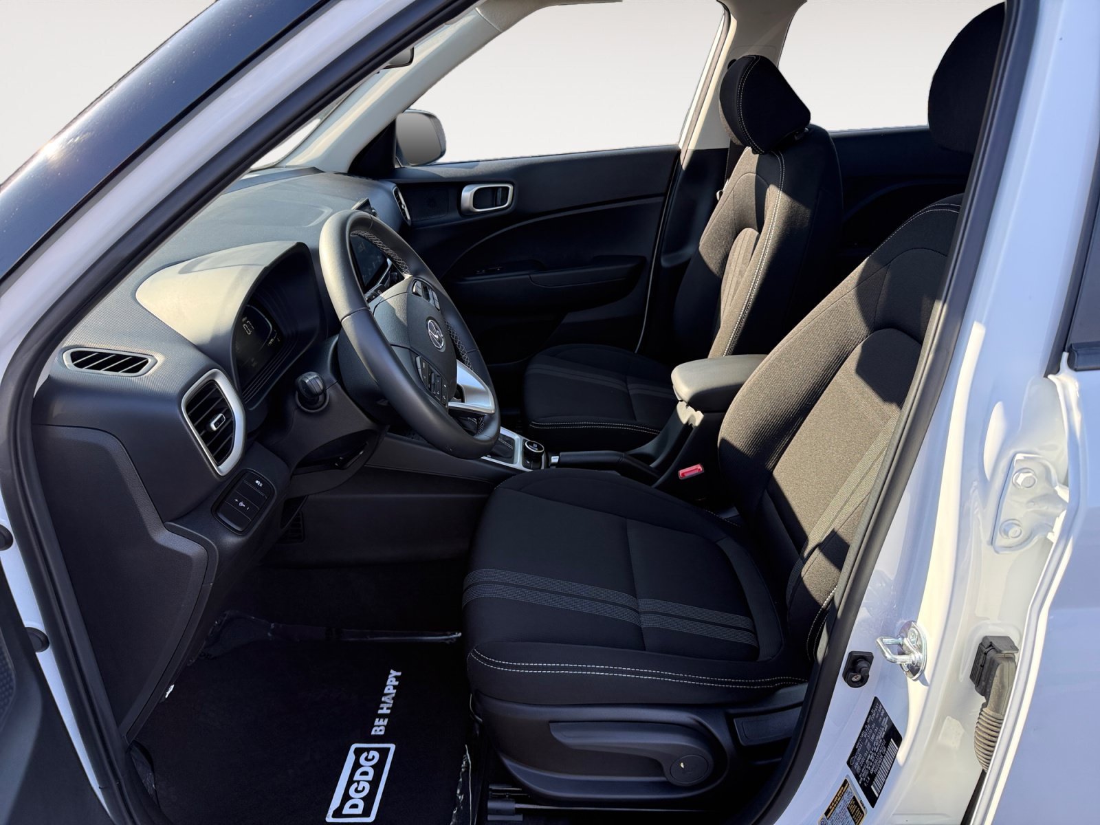 Certified 2026 Hyundai Venue SEL FWD image 10