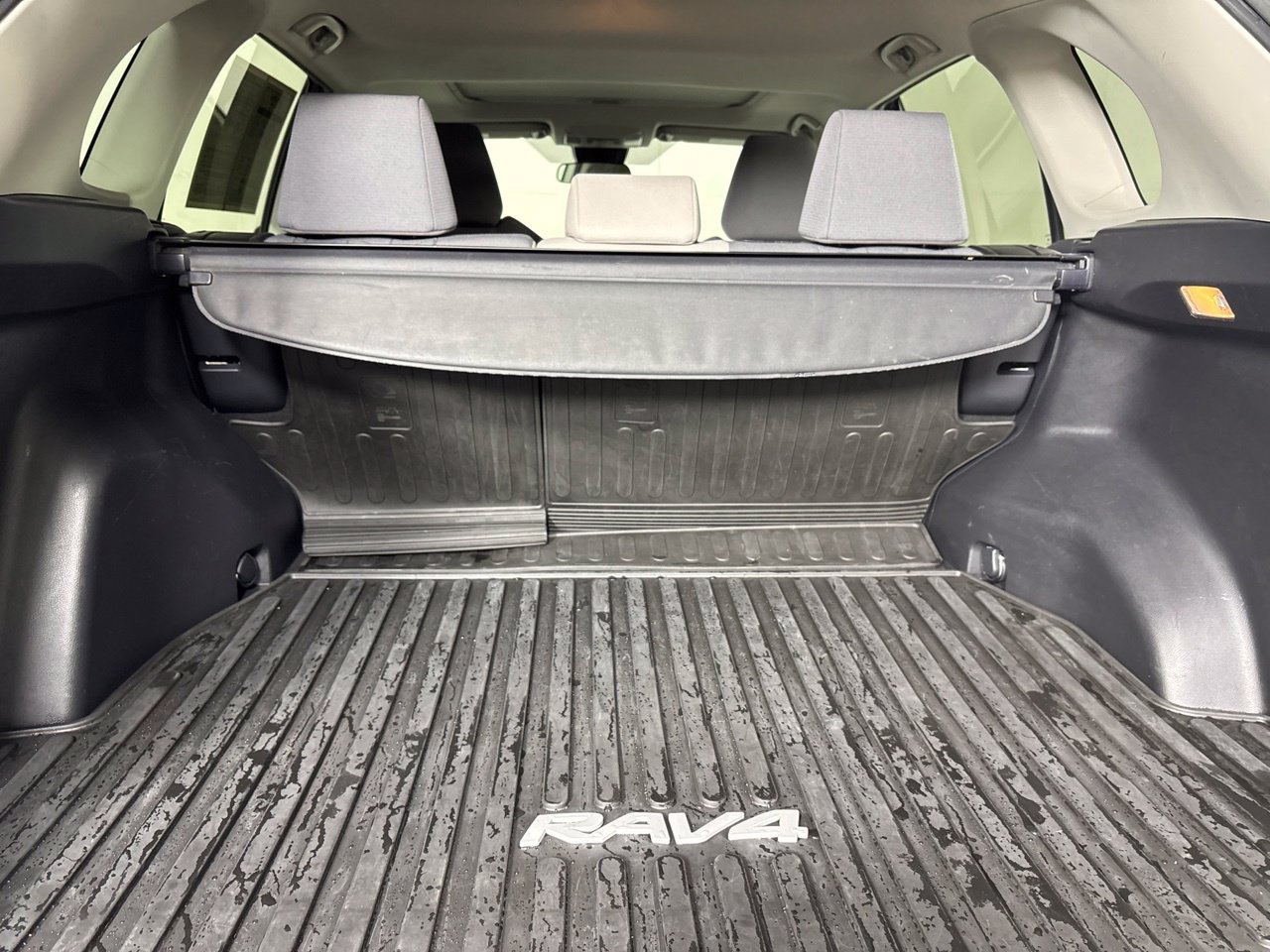Used 2019 Toyota RAV4 XLE AWD/4WD image 26