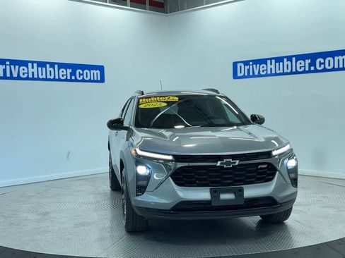 Used 2025 Chevrolet Trax RS w/ Driver Confidence Package FWD image 5