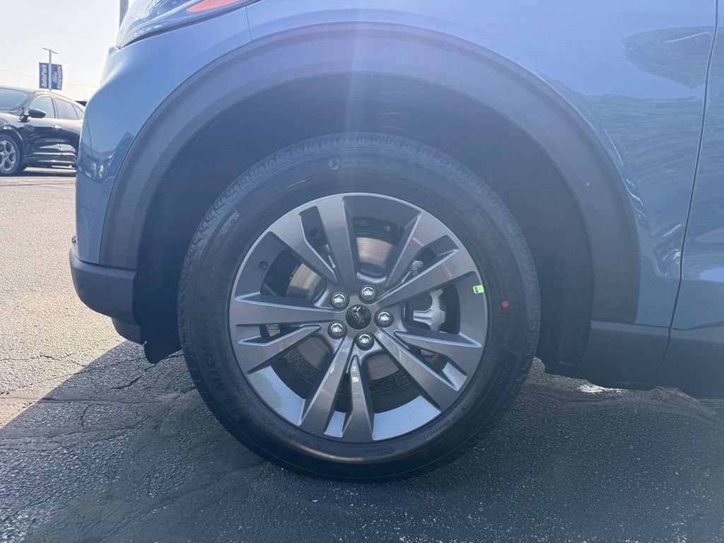 New 2026 Ford Explorer Active w/ Active Comfort Package AWD/4WD image 35