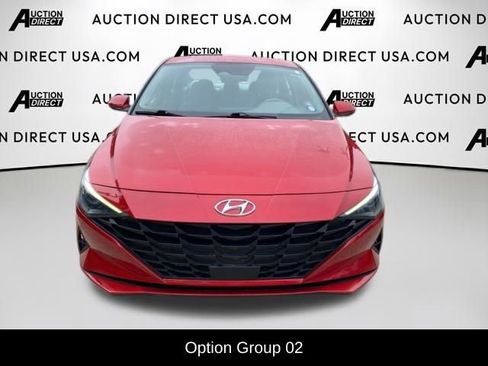 Used 2022 Hyundai Elantra SEL w/ Convenience Package FWD image 2