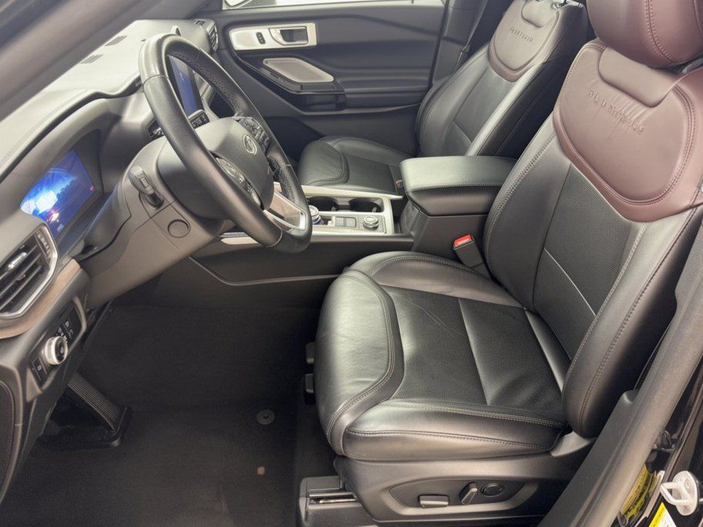 Used 2022 Ford Explorer Platinum w/ Equipment Group 601A AWD/4WD image 5