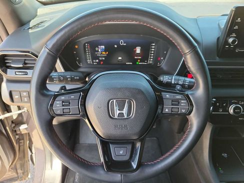 Used 2025 Honda Pilot Black Edition image 19
