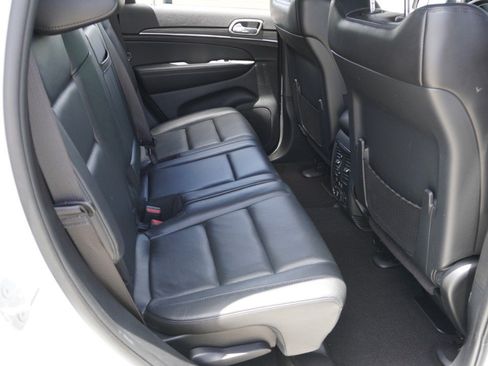 Used 2020 Jeep Grand Cherokee Limited w/ Luxury Group II RWD image 31