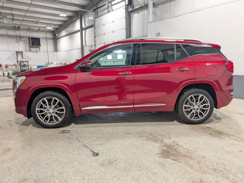 Used 2023 GMC Terrain Denali w/ Denali Premium Package image 6