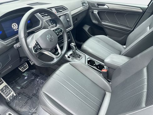 Used 2023 Volkswagen Tiguan SE R-Line FWD image 10