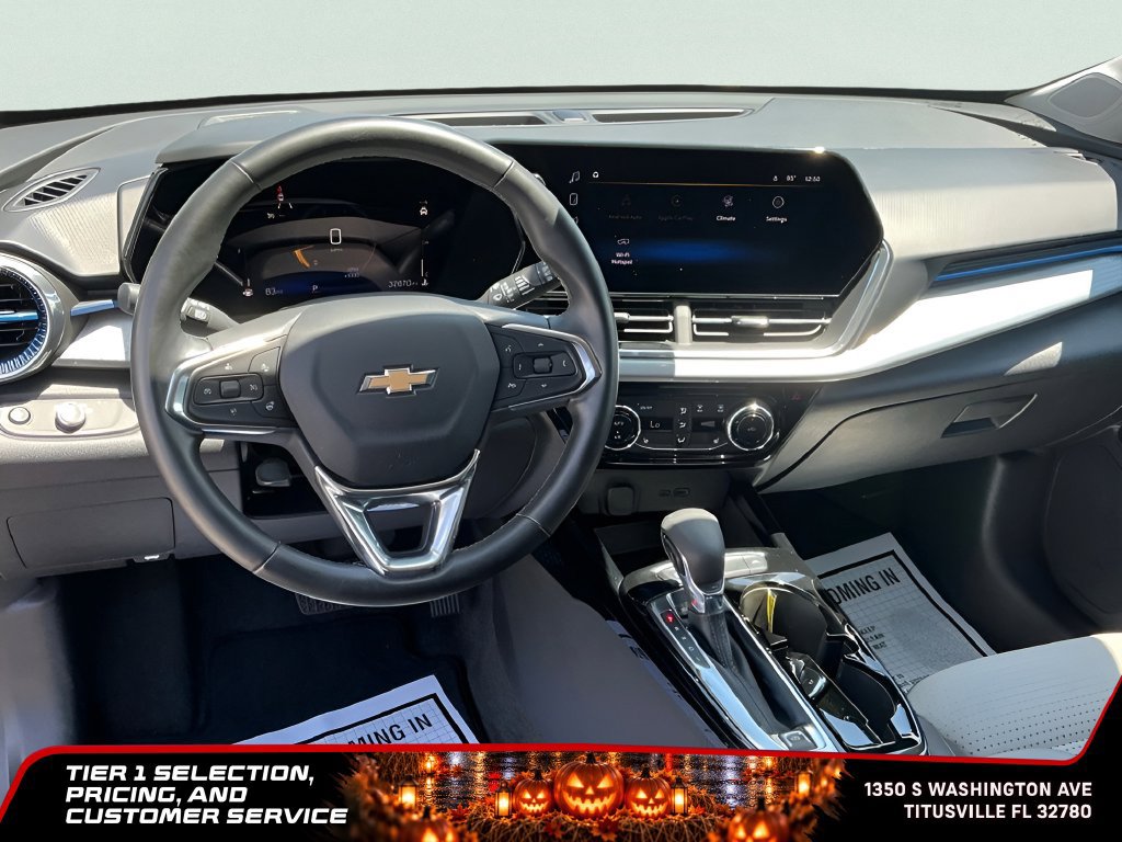 Used 2025 Chevrolet Trax LT w/ LT Convenience Package FWD image 24