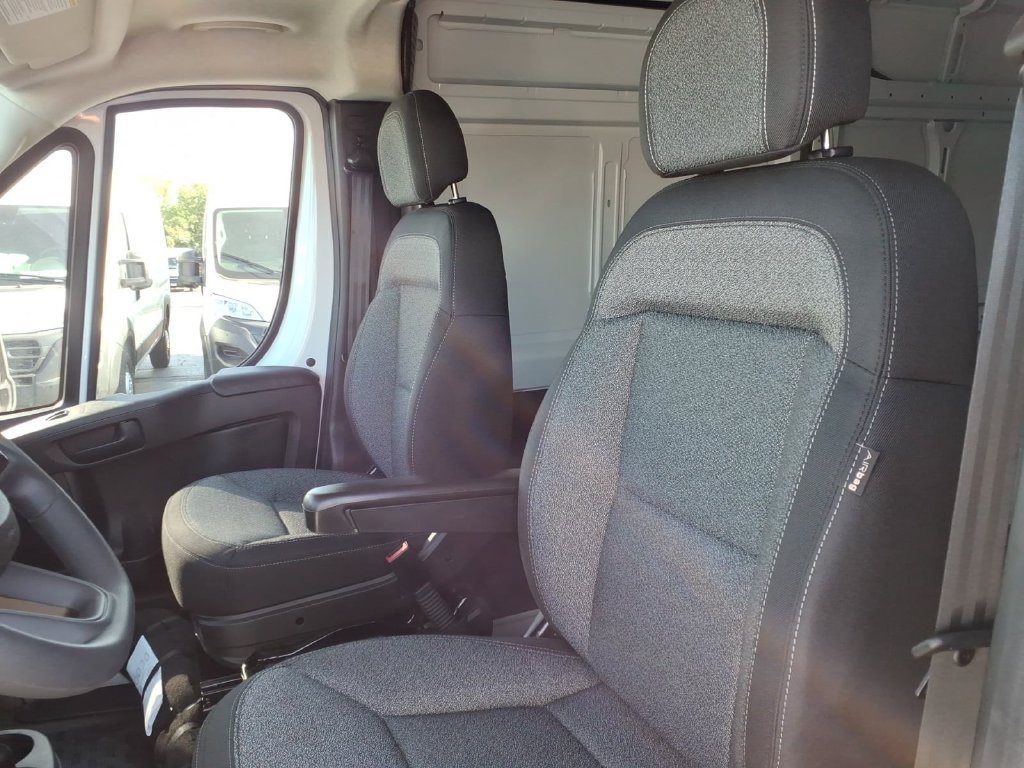 New 2026 RAM ProMaster 2500 w/ Convenience Group FWD image 9