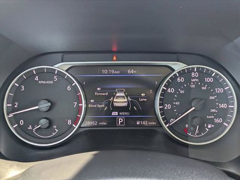 Used 2023 Nissan Sentra SR w/ Midnight Edition Package FWD image 11