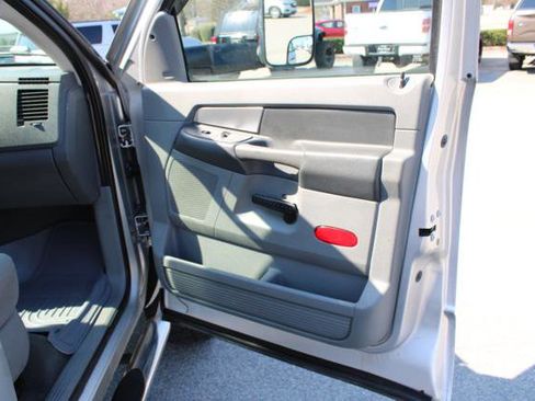 Used 2009 Dodge Ram 2500 Truck SLT image 31