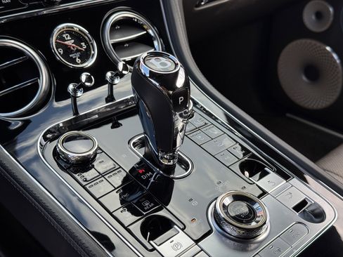 Used 2021 Bentley Continental GT image 22