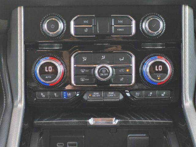 Used 2023 GMC Yukon Denali w/ Denali Reserve Package RWD image 17
