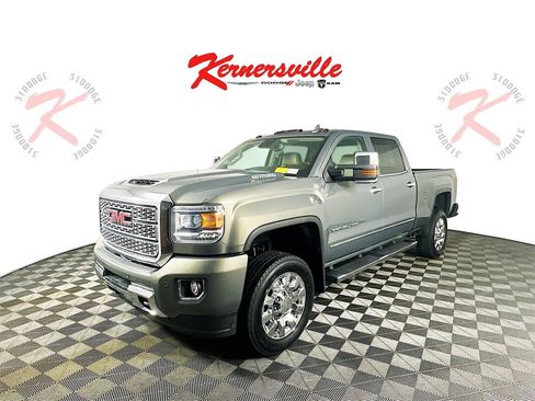 Used 2018 GMC Sierra 2500 Denali w/ Duramax Plus Package image 3