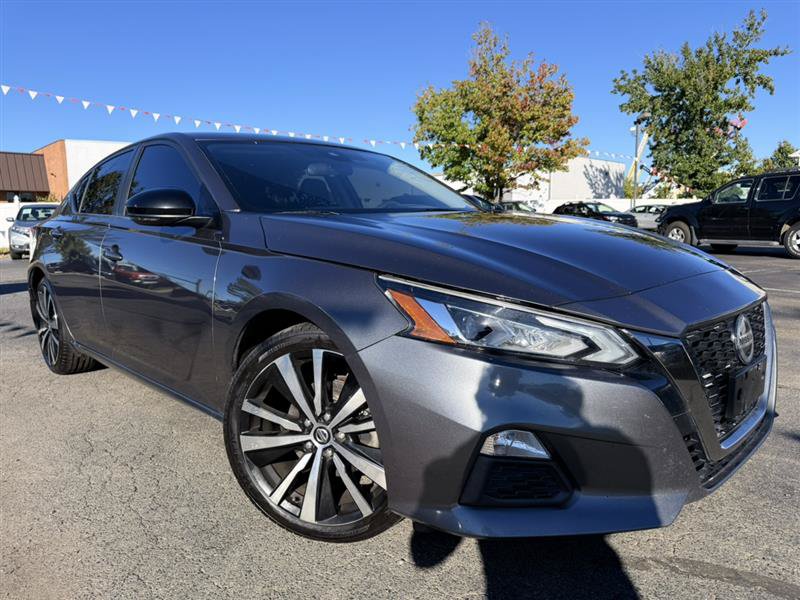 Used 2021 Nissan Altima 2.5 SR w/ SR Premium Package FWD image 3