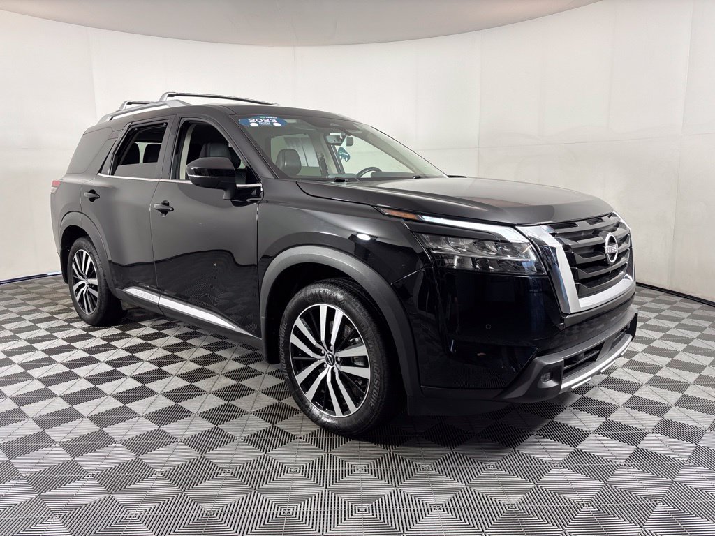 Used 2023 Nissan Pathfinder Platinum w/ Cargo Package AWD/4WD image 20