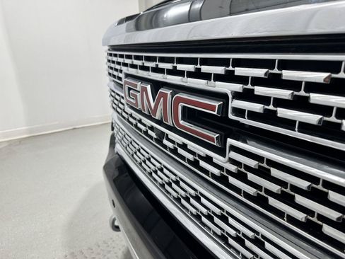 Used 2023 GMC Sierra 3500 Denali w/ Technology Package AWD/4WD image 28