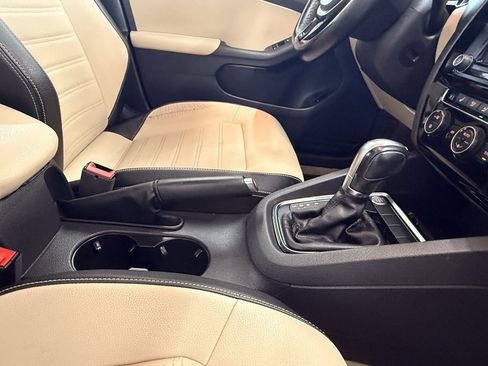 Used 2016 Volkswagen Jetta SEL Premium w/ Lighting Package image 32